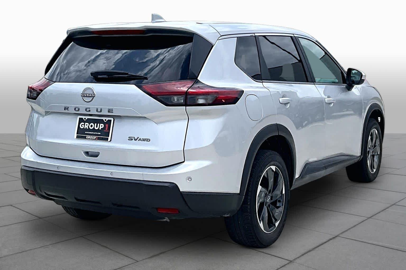 Used 2024 Brilliant Silver Metallic Nissan SV image 13
