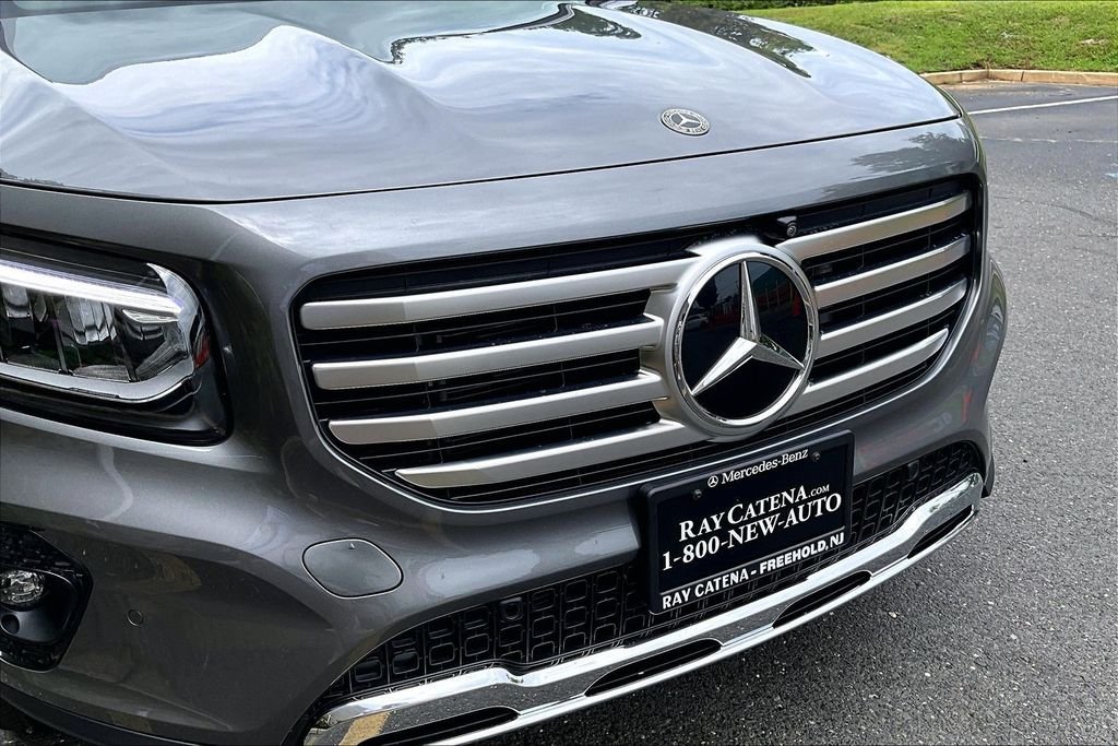 Used 2026 Gray Mercedes-Benz GLB 250 image 30