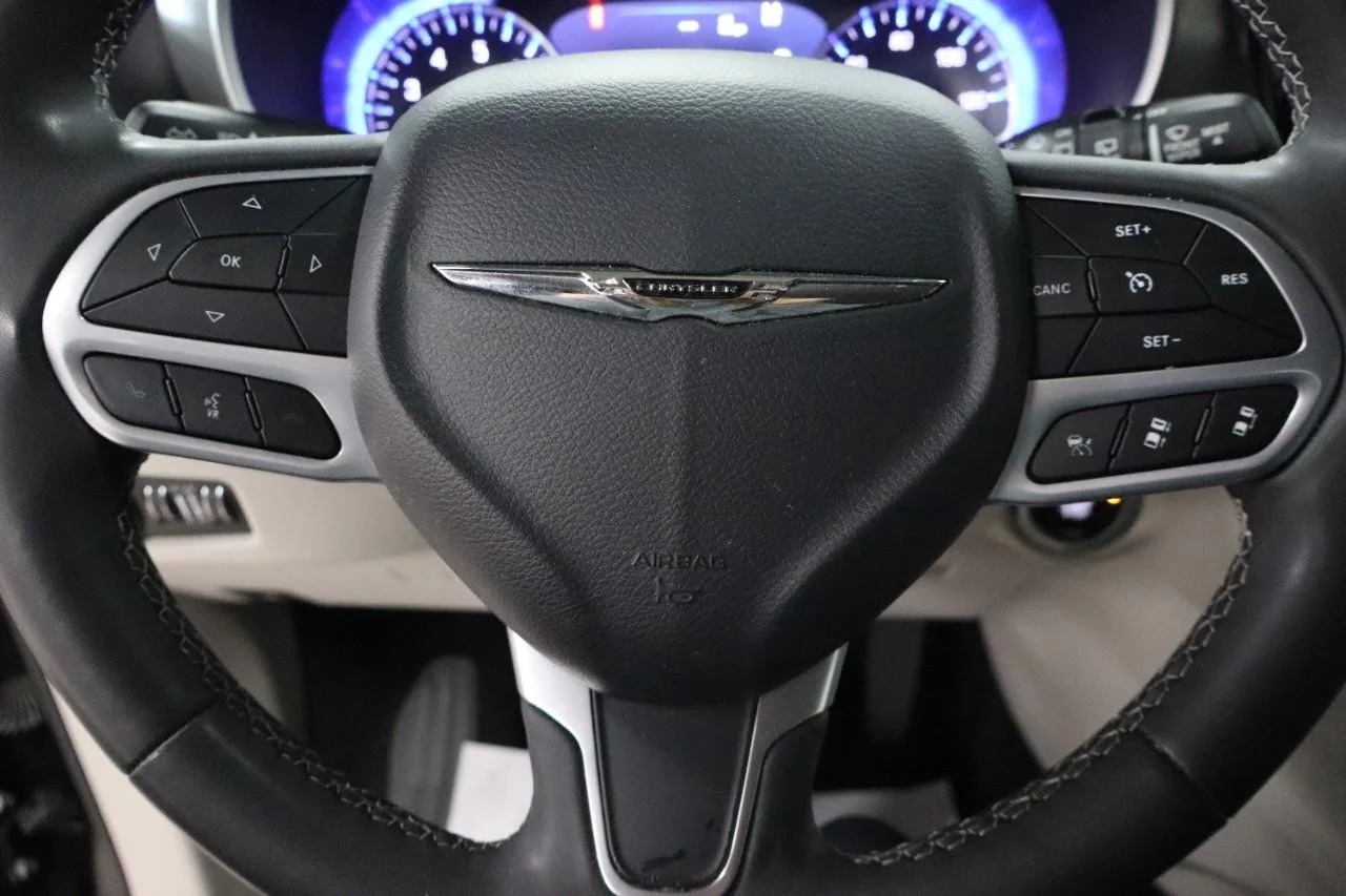Used 2023 Brilliant Black Crystal Pearl Coat Chrysler Touring L image 15