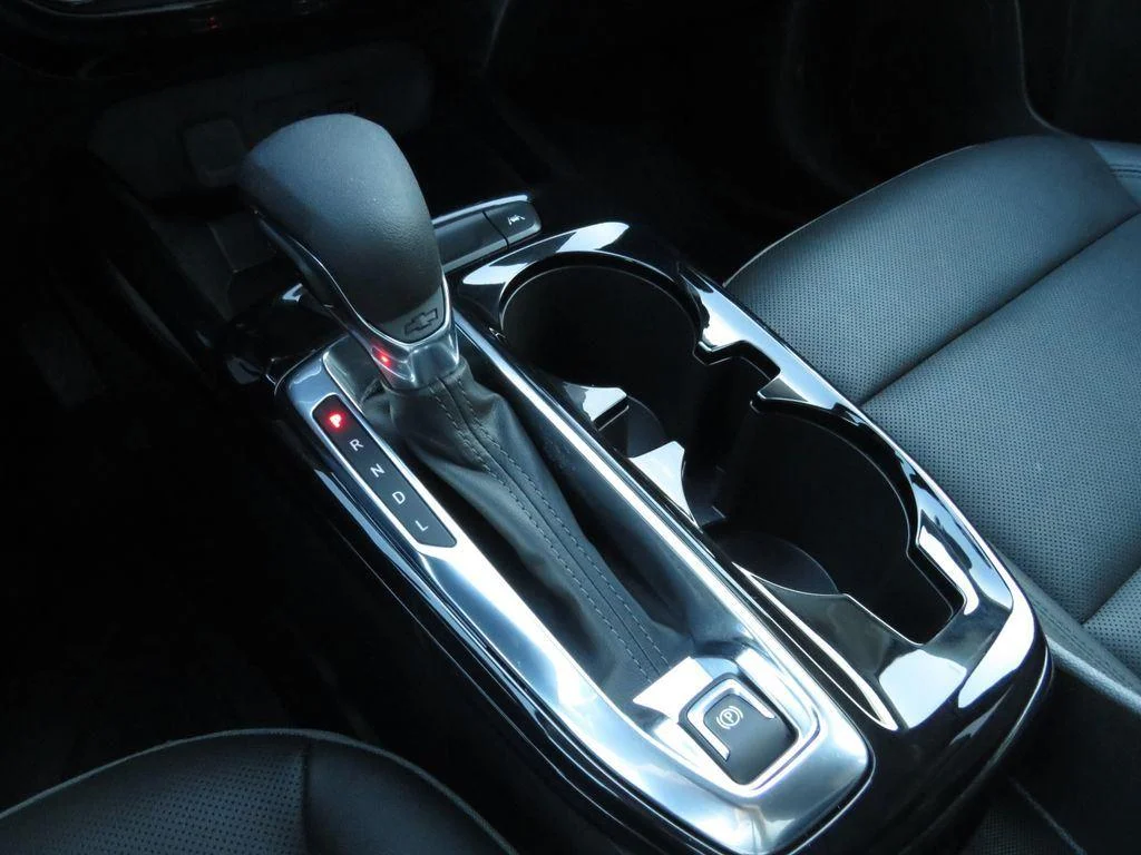 Used 2025 Marina Blue Chevrolet ACTIV image 29