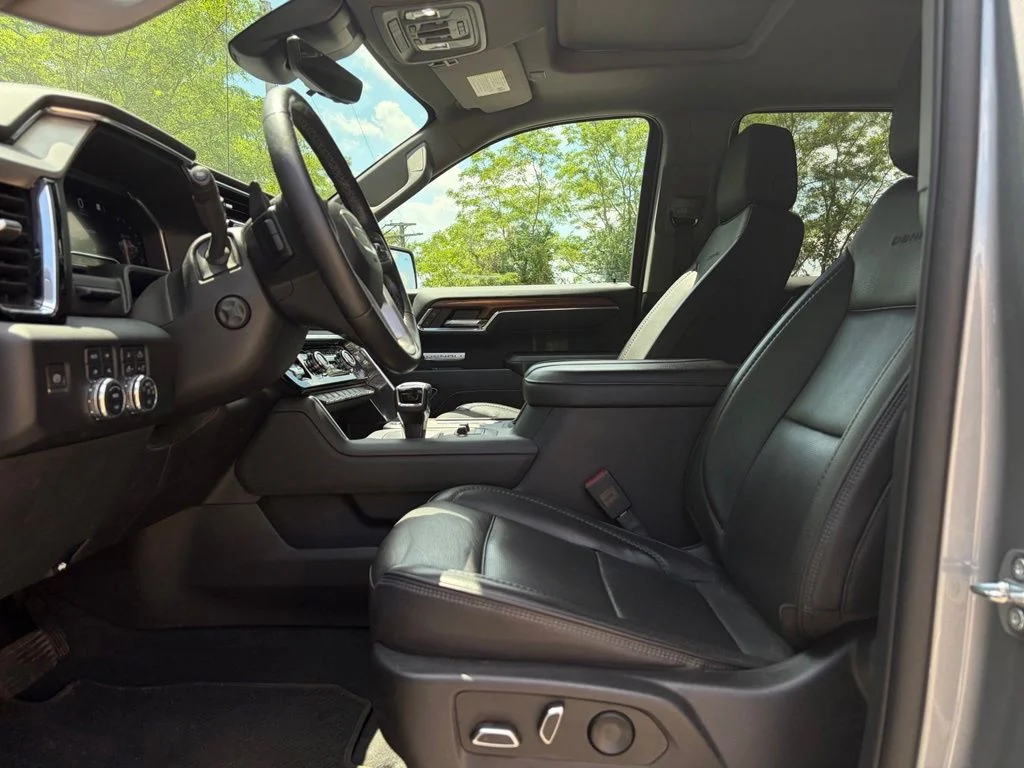 Used 2023 Silver GMC Denali image 11