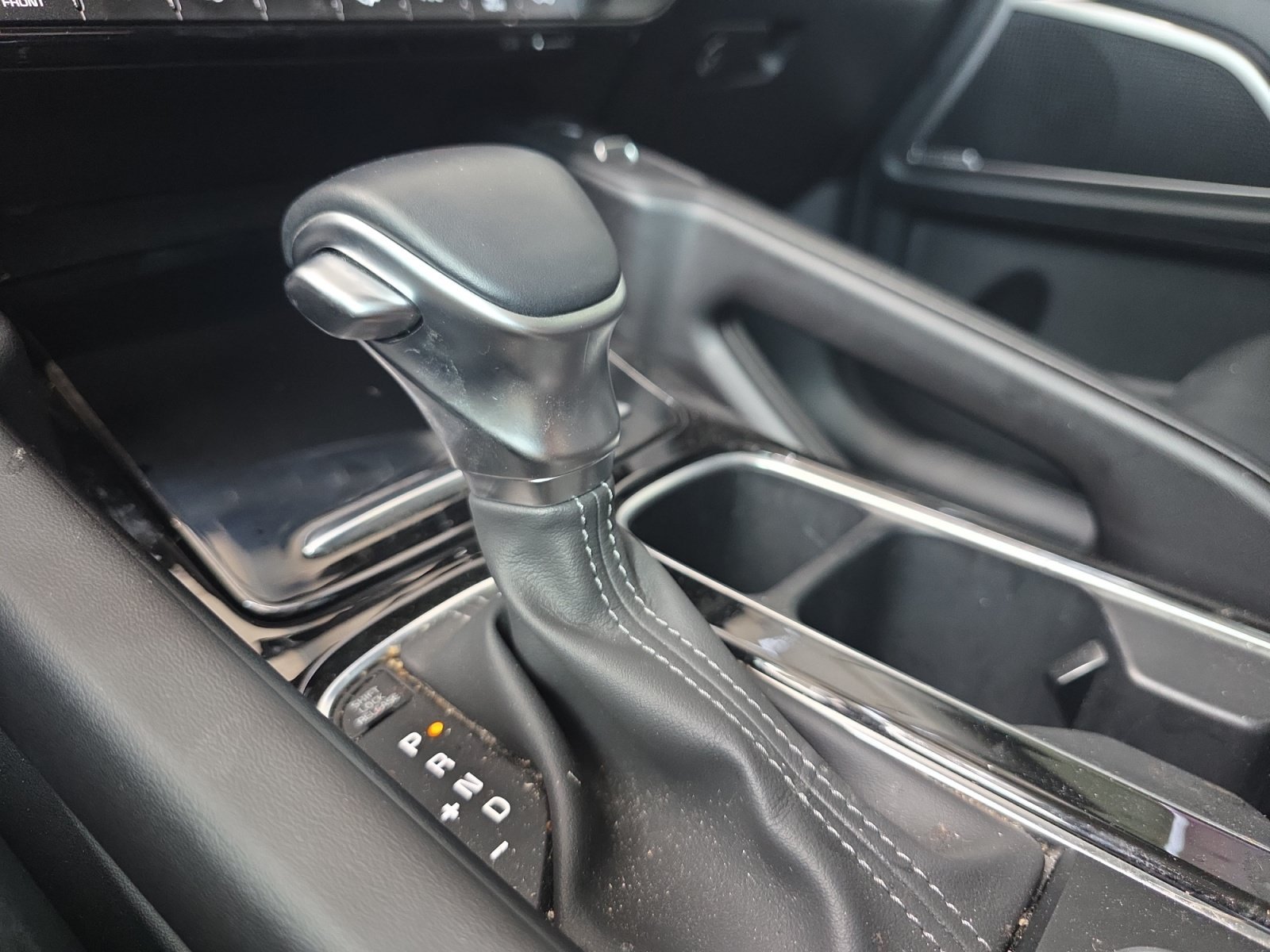 Certified Used 2025 Dark Moss Kia S image 19