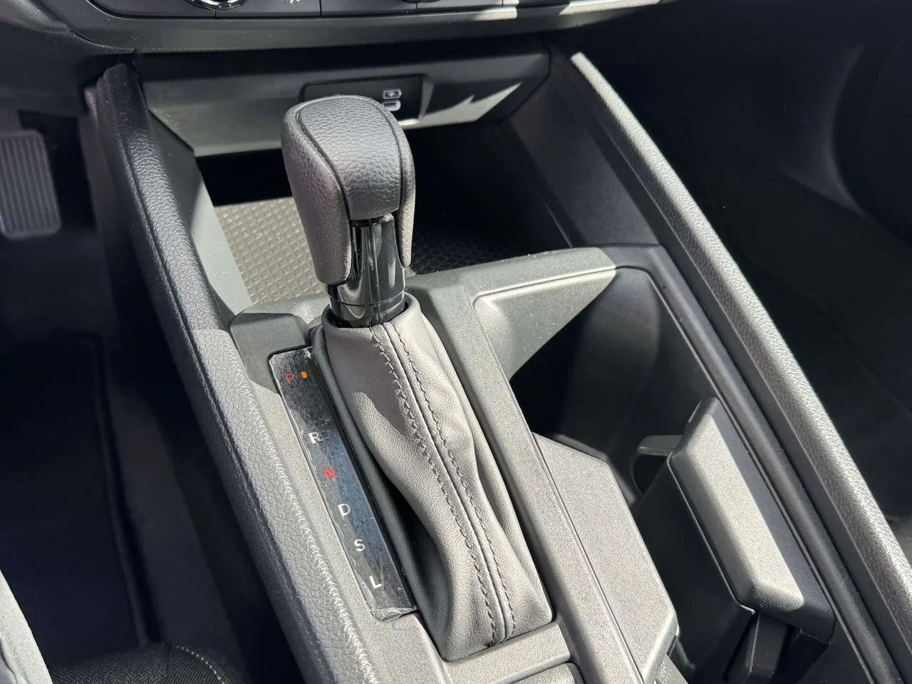 Used 2024 Meteorite Gray Metallic Honda EX image 33