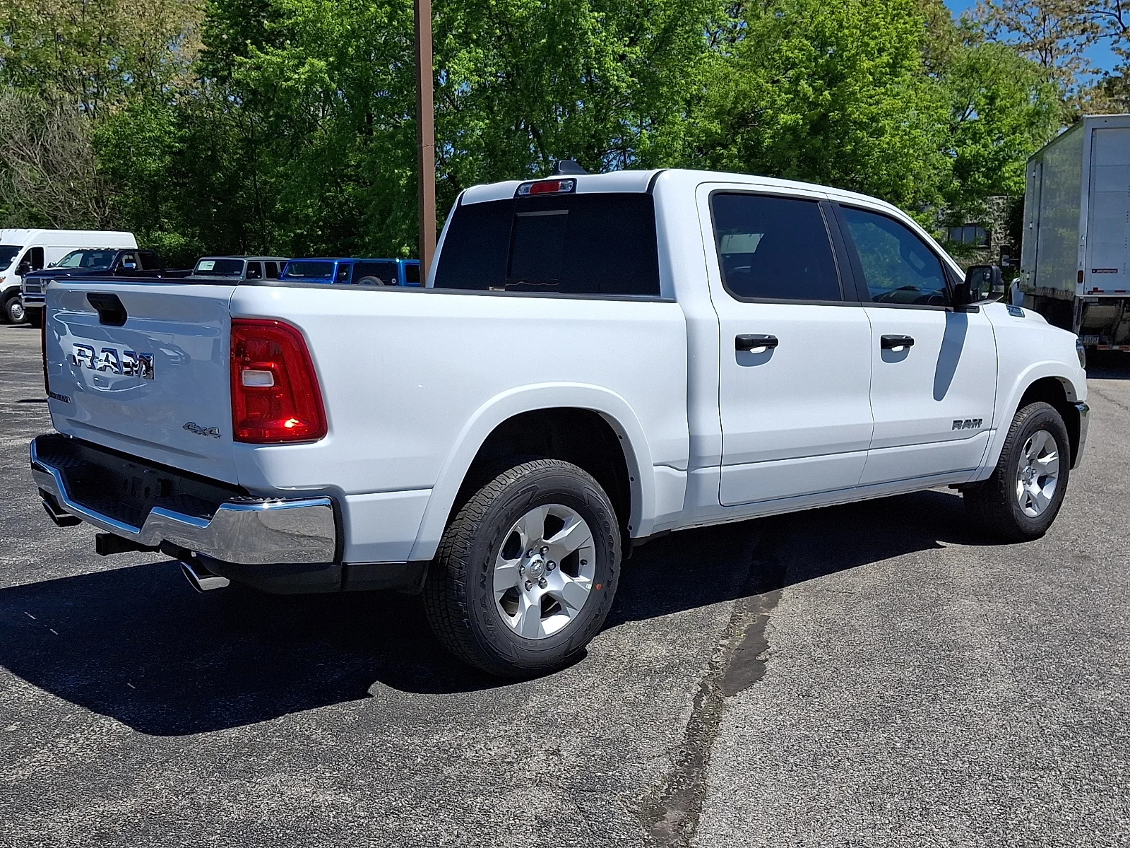 New 2026 Bright White Clear-Coat Exterior Paint RAM Big Horn/Lone Star image 7