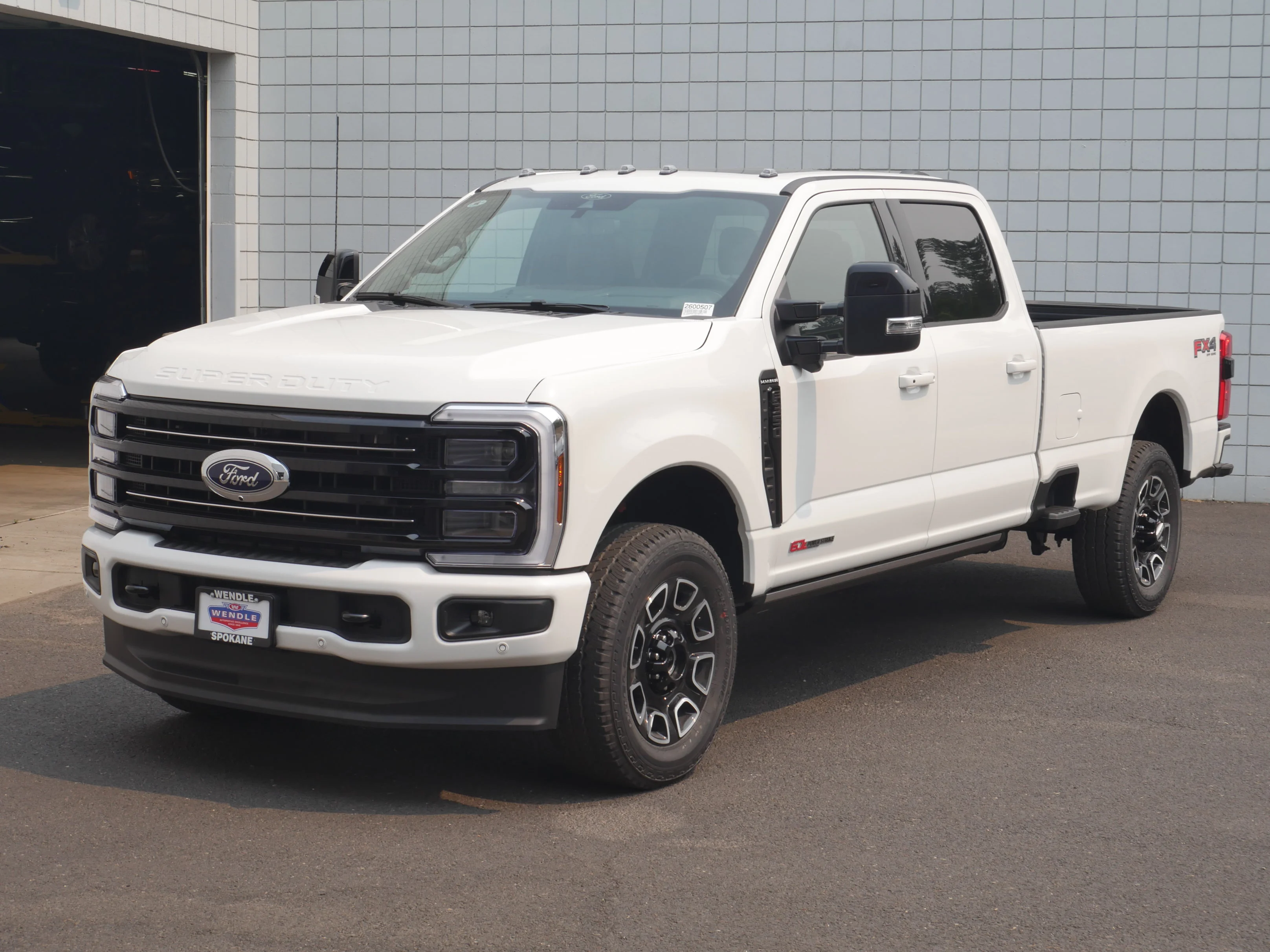New 2026 Star White Metallic Tri-Coat Ford Platinum image 2