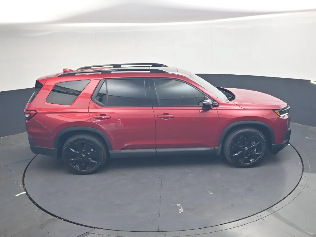 New 2026 Radiant Red Metallic II Honda Black Edition image 23