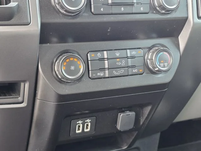 Used 2020 Oxford White Ford XLT image 18