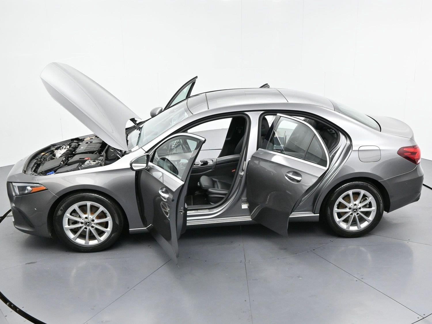 Used 2019 Mountain Grey Metallic Mercedes-Benz A 220 image 37