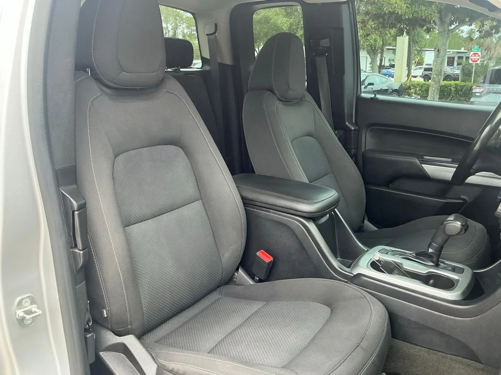 Used 2017 Silver Chevrolet LT image 31