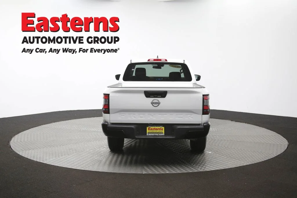 Used 2022 White Nissan S image 34