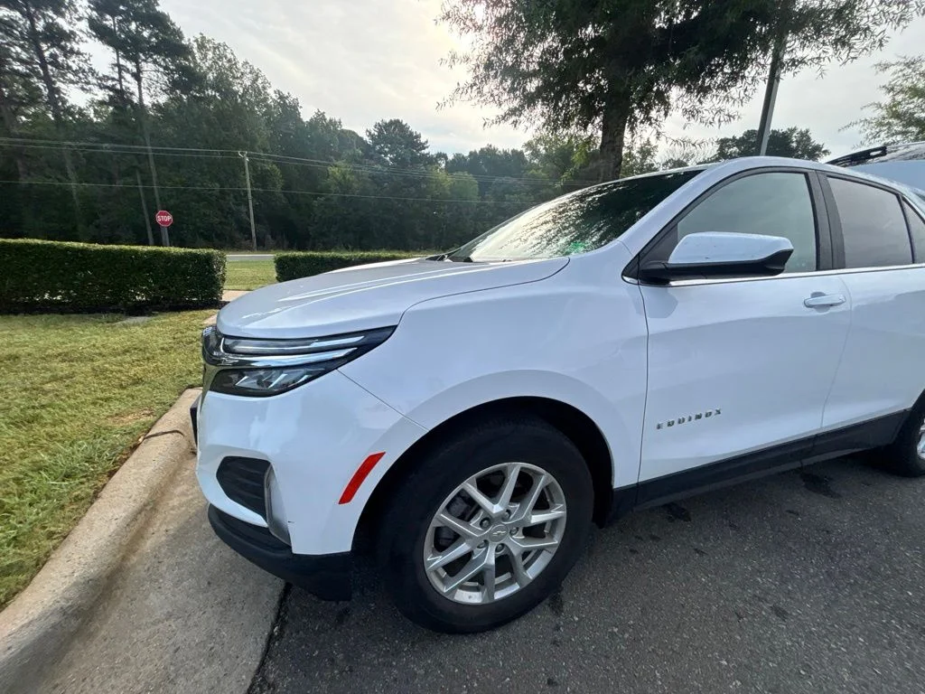 Used 2023 White Chevrolet LT image 3