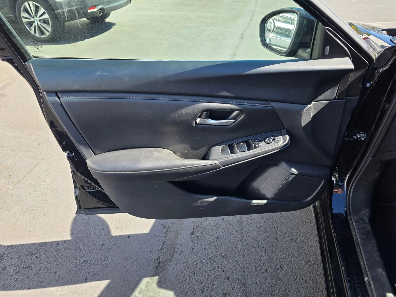 Used 2024 Super Black Nissan SV image 10