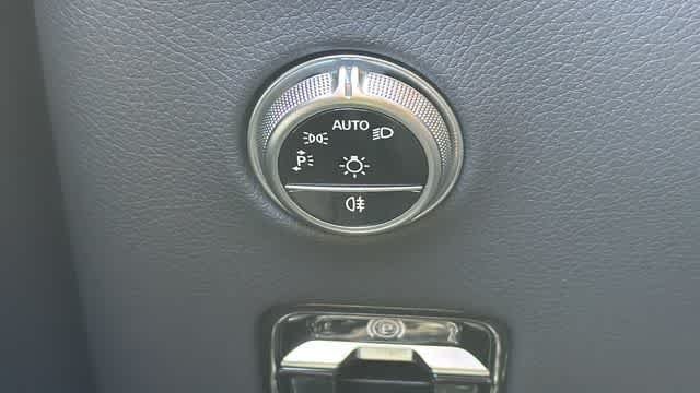 Certified Used 2026 Black Mercedes-Benz GLC 300 image 19