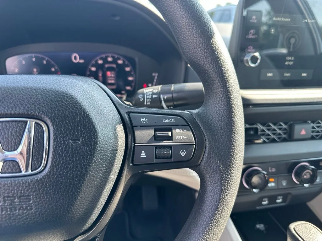 New 2026 Platinum White Pearl Honda LX image 31