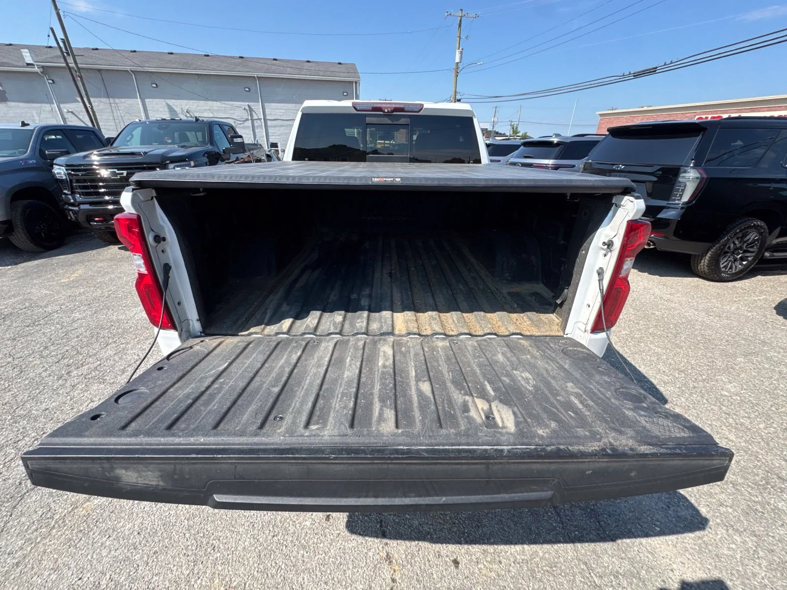 Used 2020 Beige Chevrolet High Country image 32