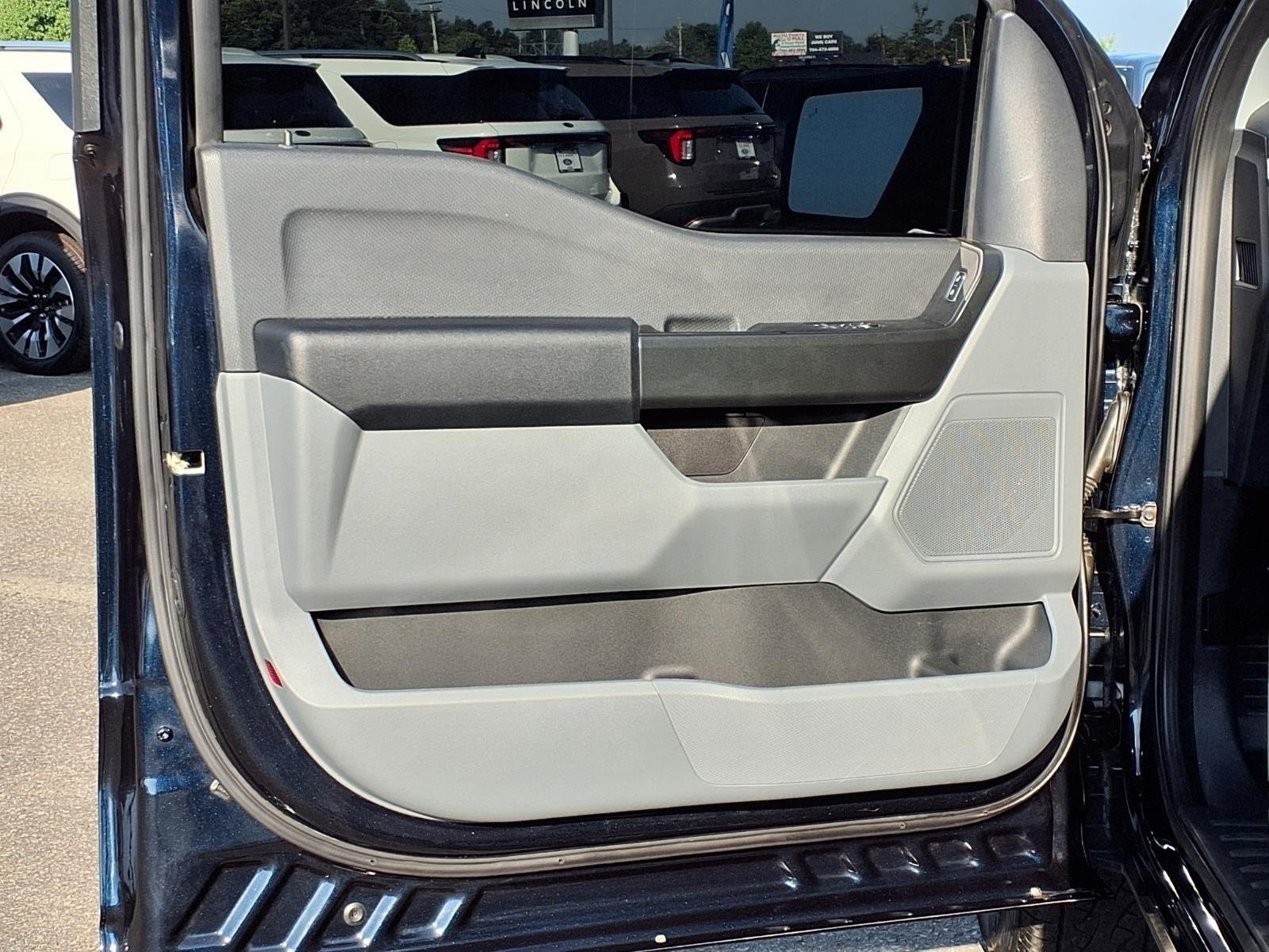 Used 2025 Blue Ford XL image 28