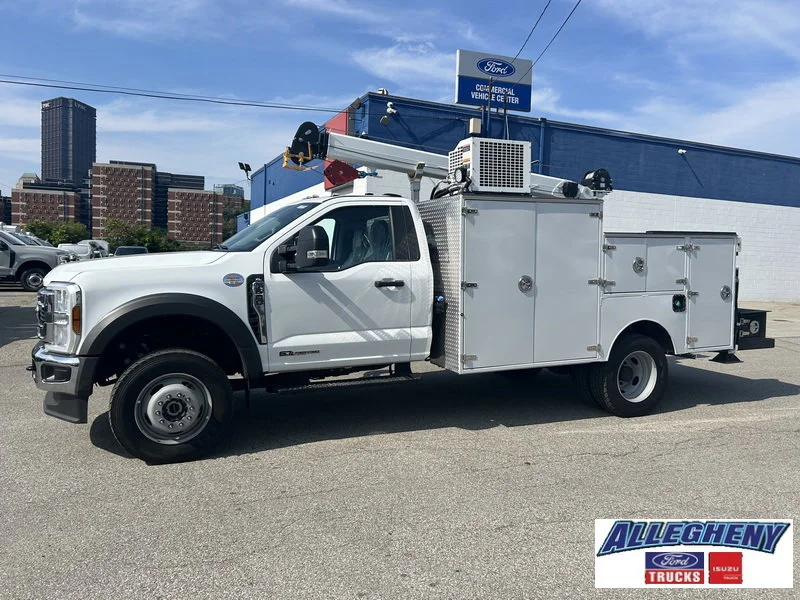 New 2024 Oxford White Ford F-600® XL image 2