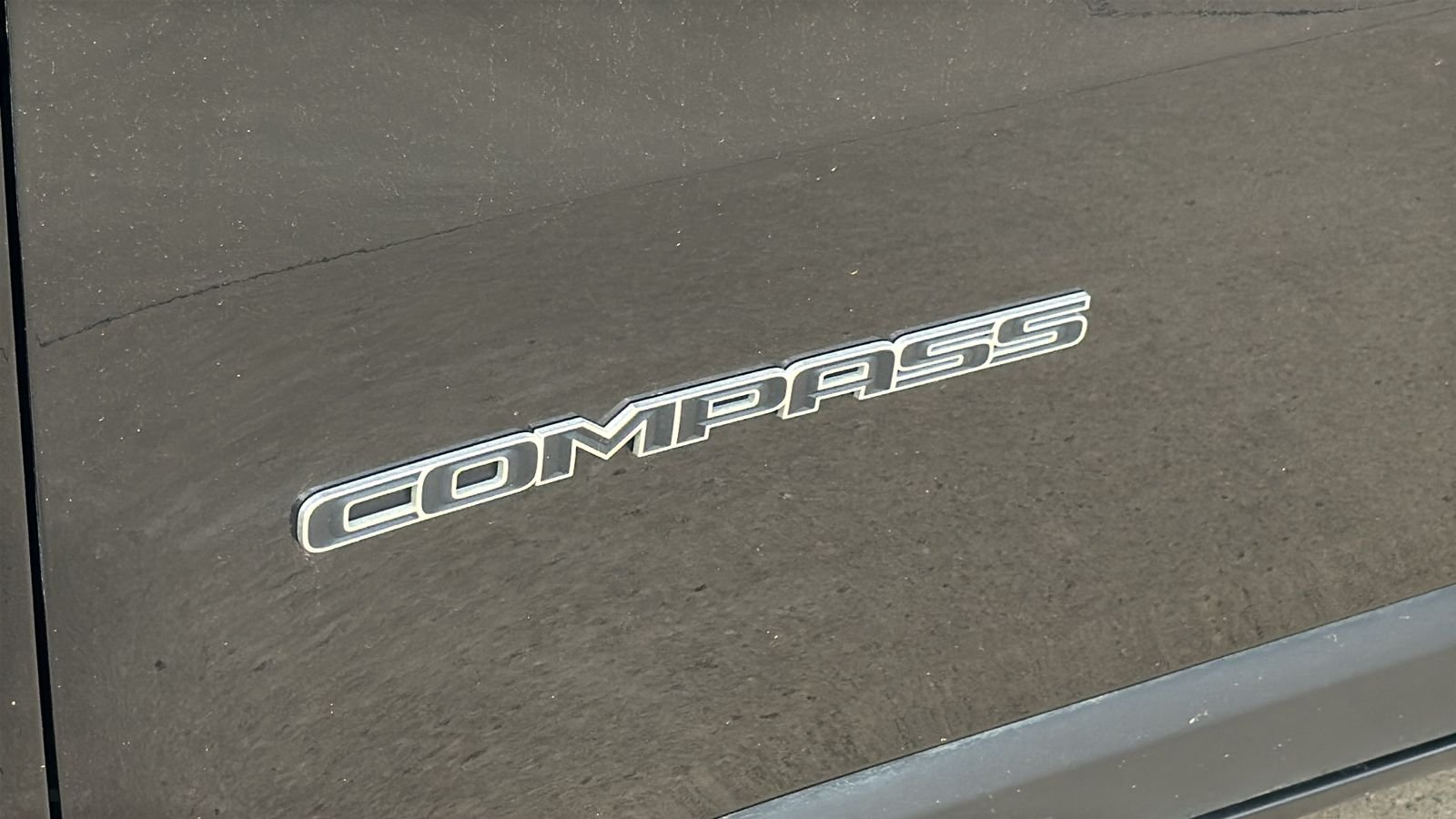 Used 2023 Black Jeep Latitude Lux image 6