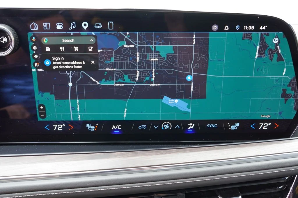 Used 2025 Summit White Chevrolet LT image 29