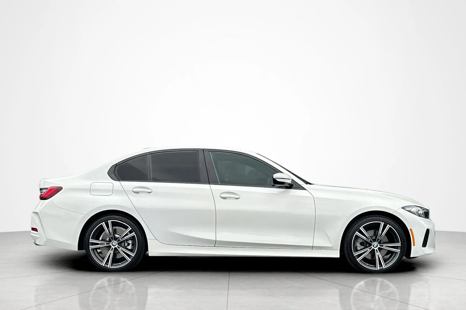 Used 2023 Alpine White BMW 330i image 6