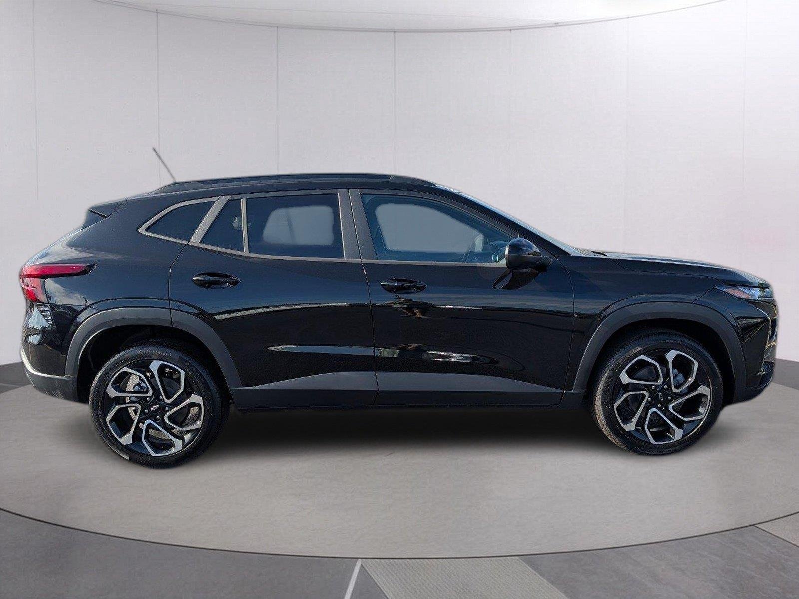 New 2026 Mosaic Black Metallic Chevrolet 2RS image 8