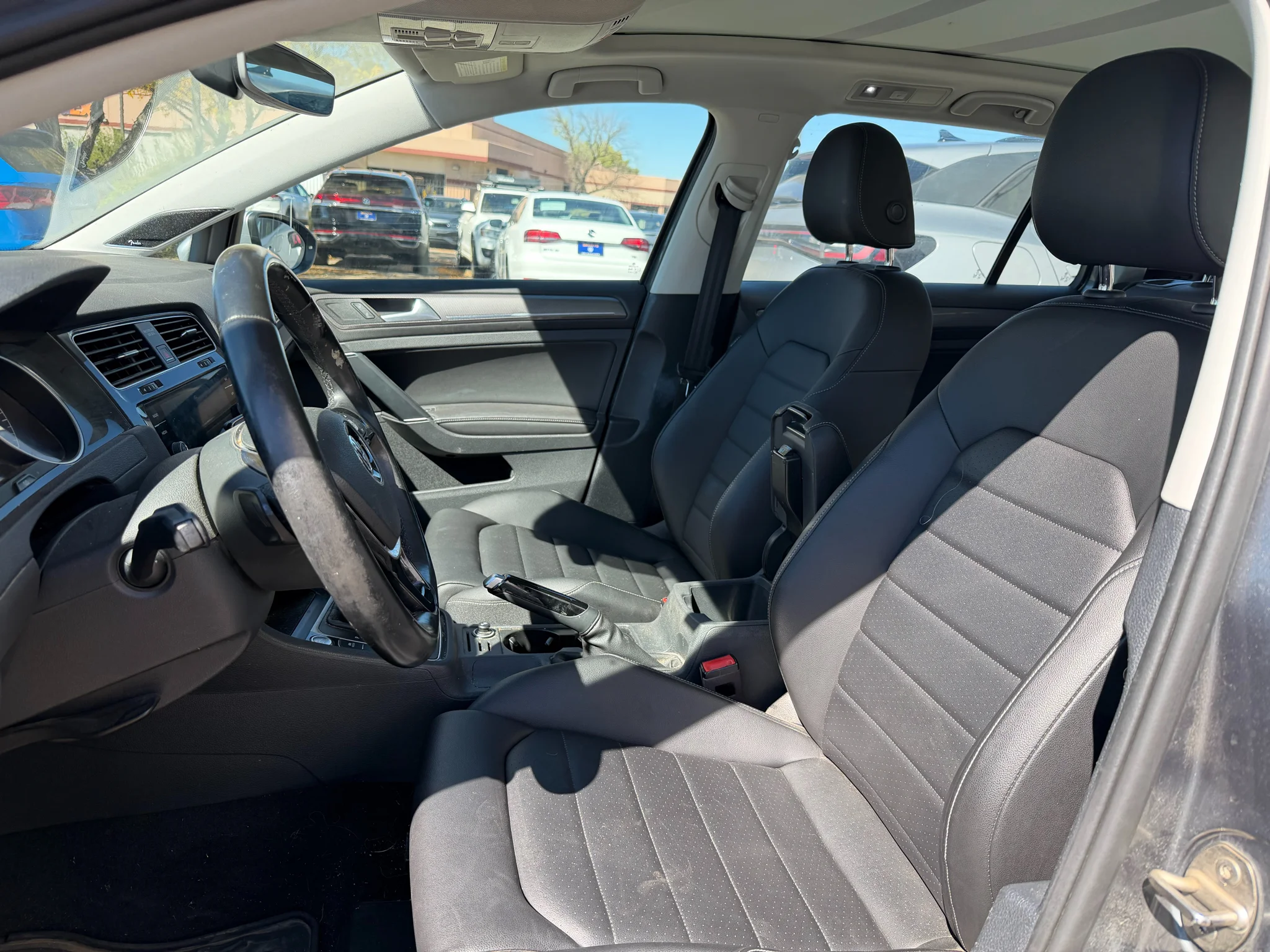 Used 2018 Platinum Gray Metallic Volkswagen 1.8T SEL 4MOTION image 12