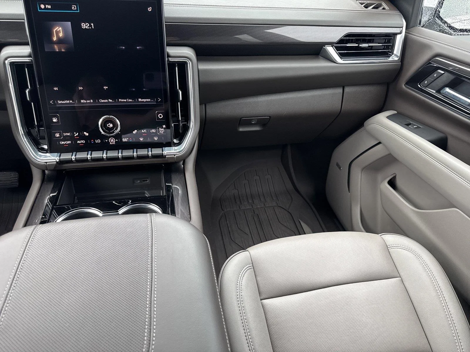 Used 2025 Summit White GMC Elevation image 16