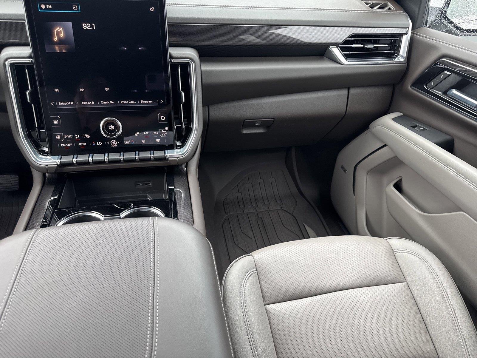 Used 2025 Summit White GMC Elevation image 16