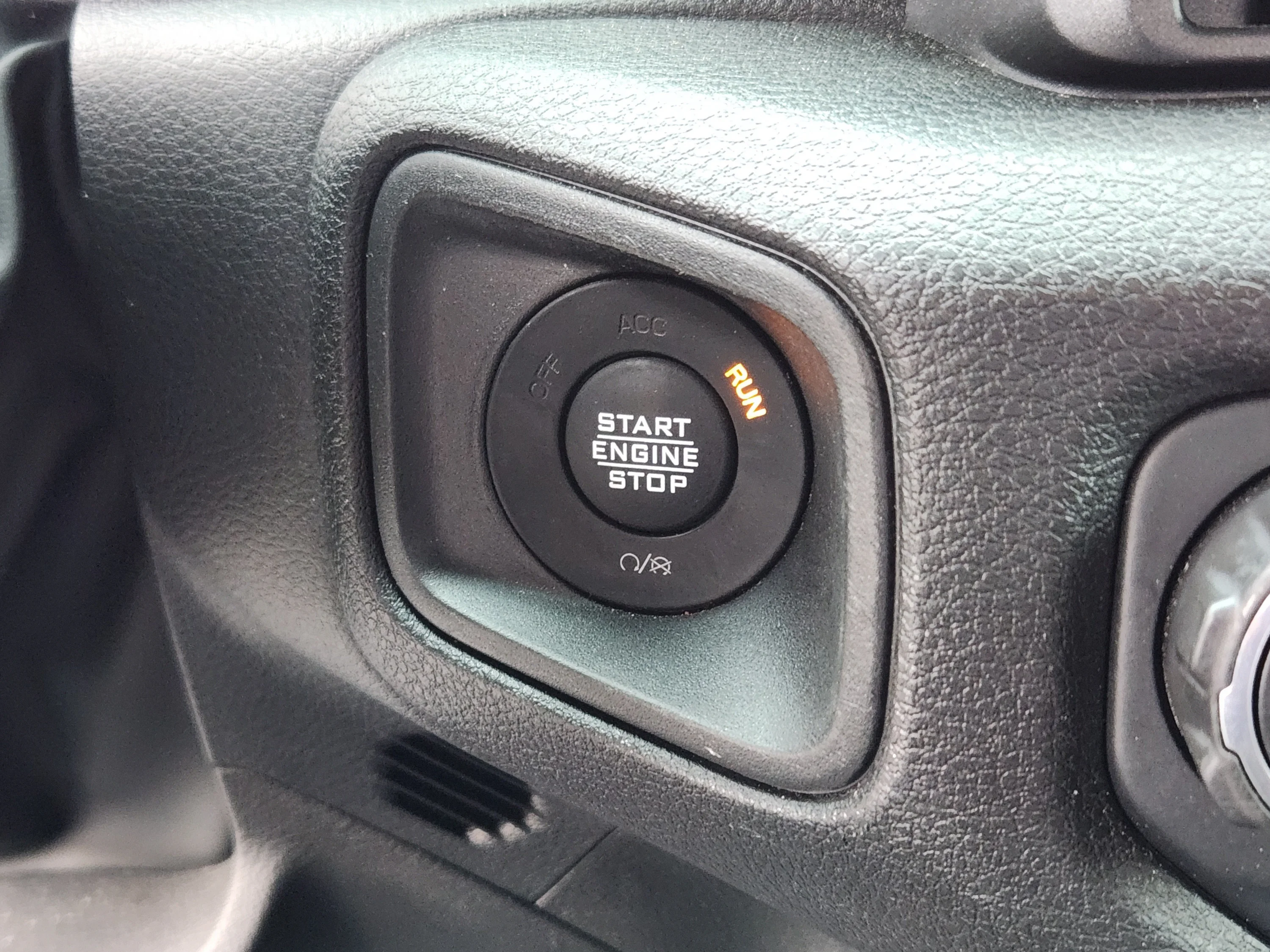Used 2024 Anvil Clear Coat Jeep Sport image 35