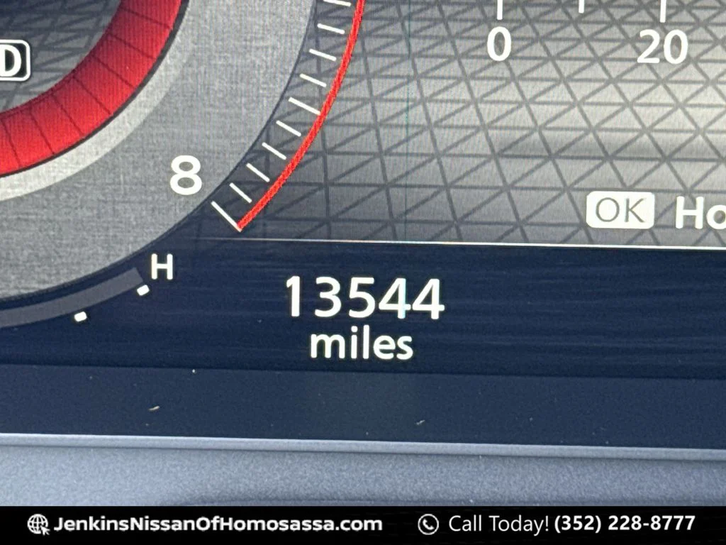 Used 2025 Red Nissan SL image 48