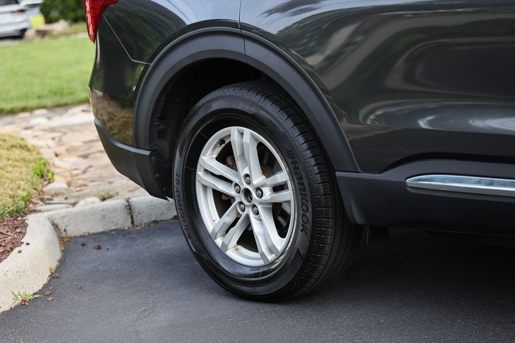 Used 2020 Magnetic Metallic Ford XLT image 5