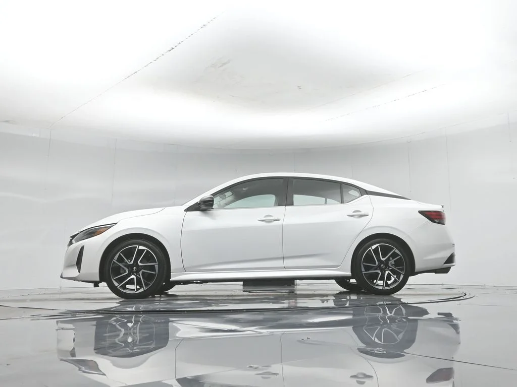 Used 2024 White Nissan SR image 8
