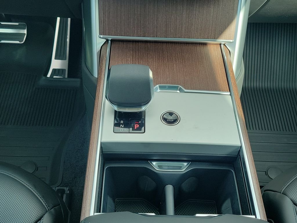 New 2026 Carpathian Grey Land Rover SE image 20