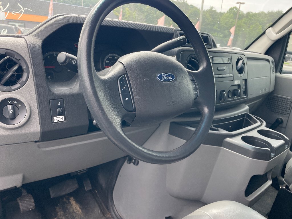 Used 2019 OXFORD WHITE Ford Base image 4