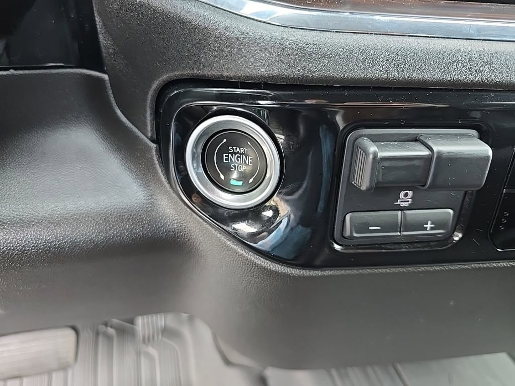 2024 GMC Sierra 3500HD SLT - Photo 17