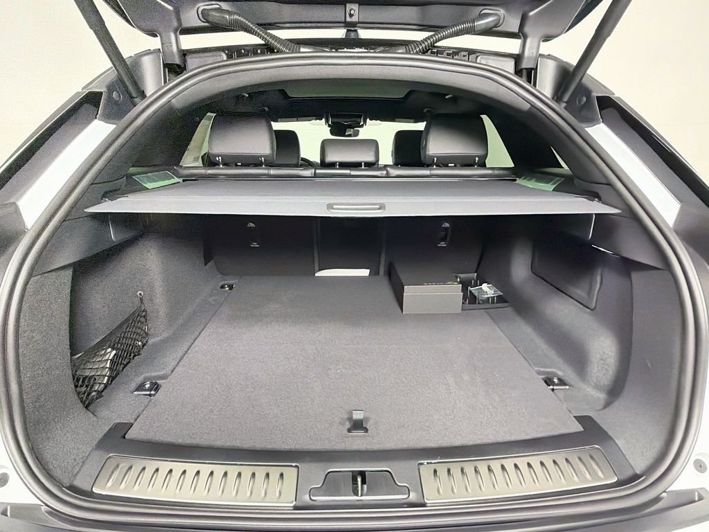 New 2026 Fuji White Land Rover S image 28