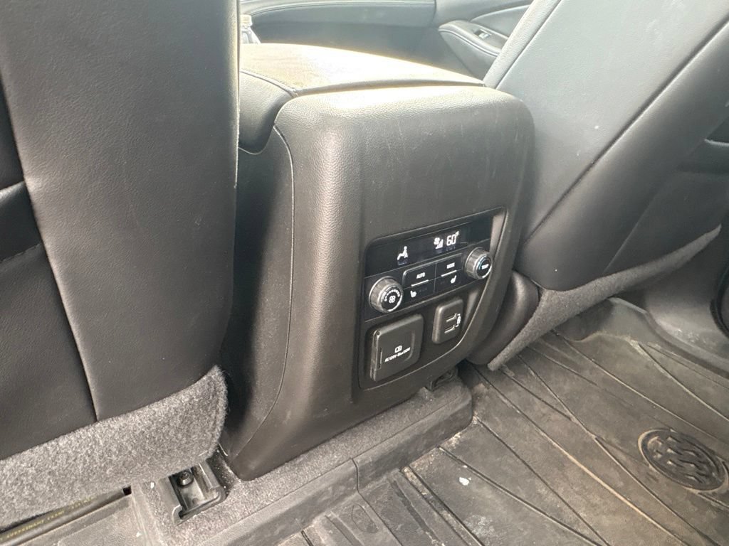 Used 2019 Includes Spectra Gray lower exterior accent color.) Buick Avenir image 18