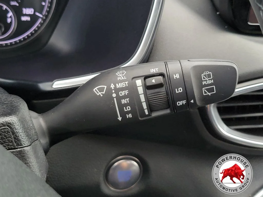 Used 2023 White Hyundai SEL image 33