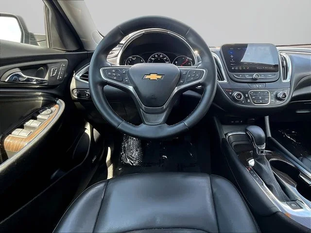 Used 2023 White Chevrolet LT image 8