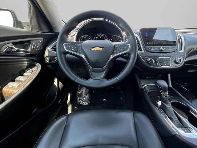 Used 2023 White Chevrolet LT image 8