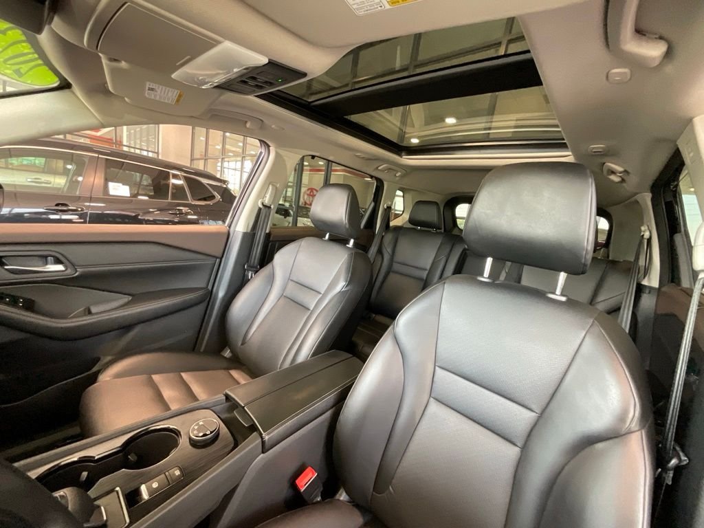 Used 2023 Black Nissan SV image 10