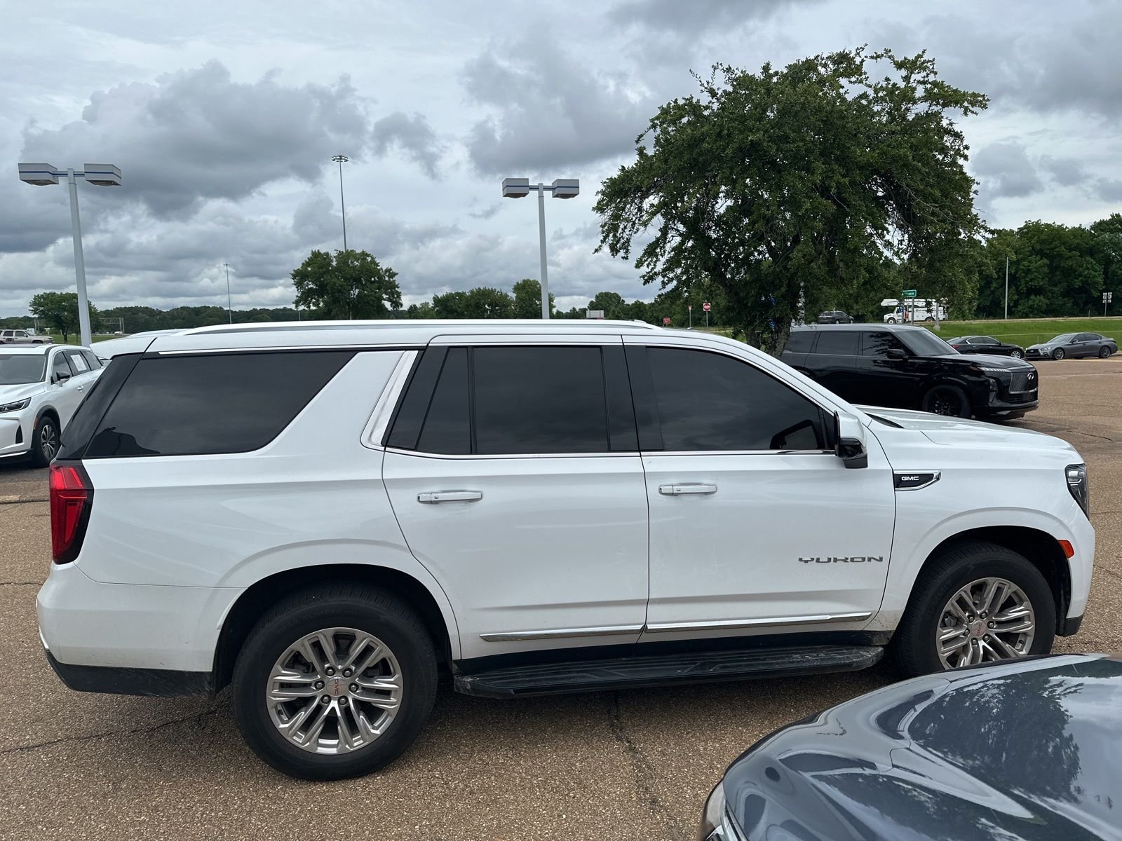 Used 2021 White GMC SLT image 7