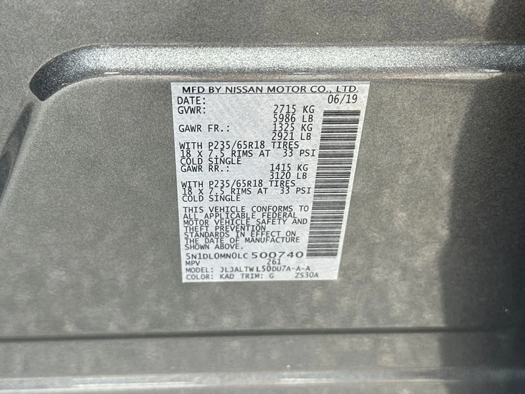 Used 2020 Gray INFINITI LUXE image 32