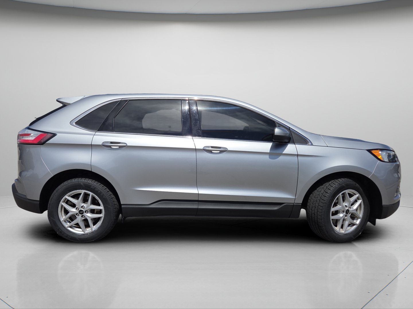 Used 2024 Silver Metallic Ford SEL image 23