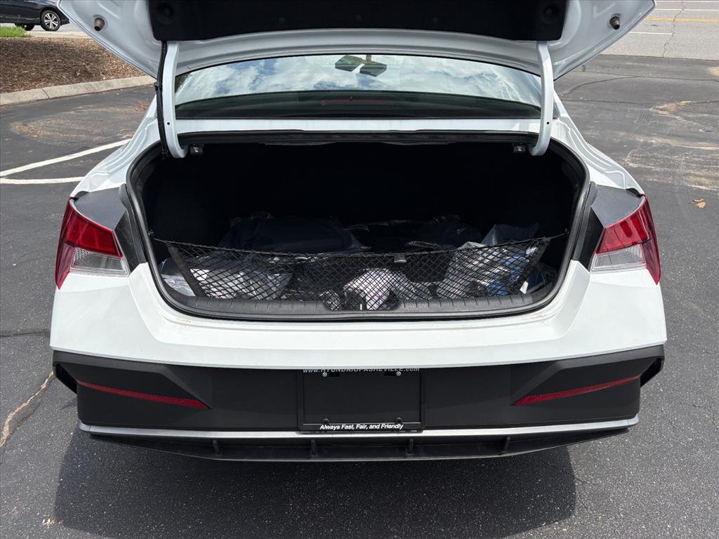 New 2026 Serenity White Pearl Hyundai SEL Sport image 14