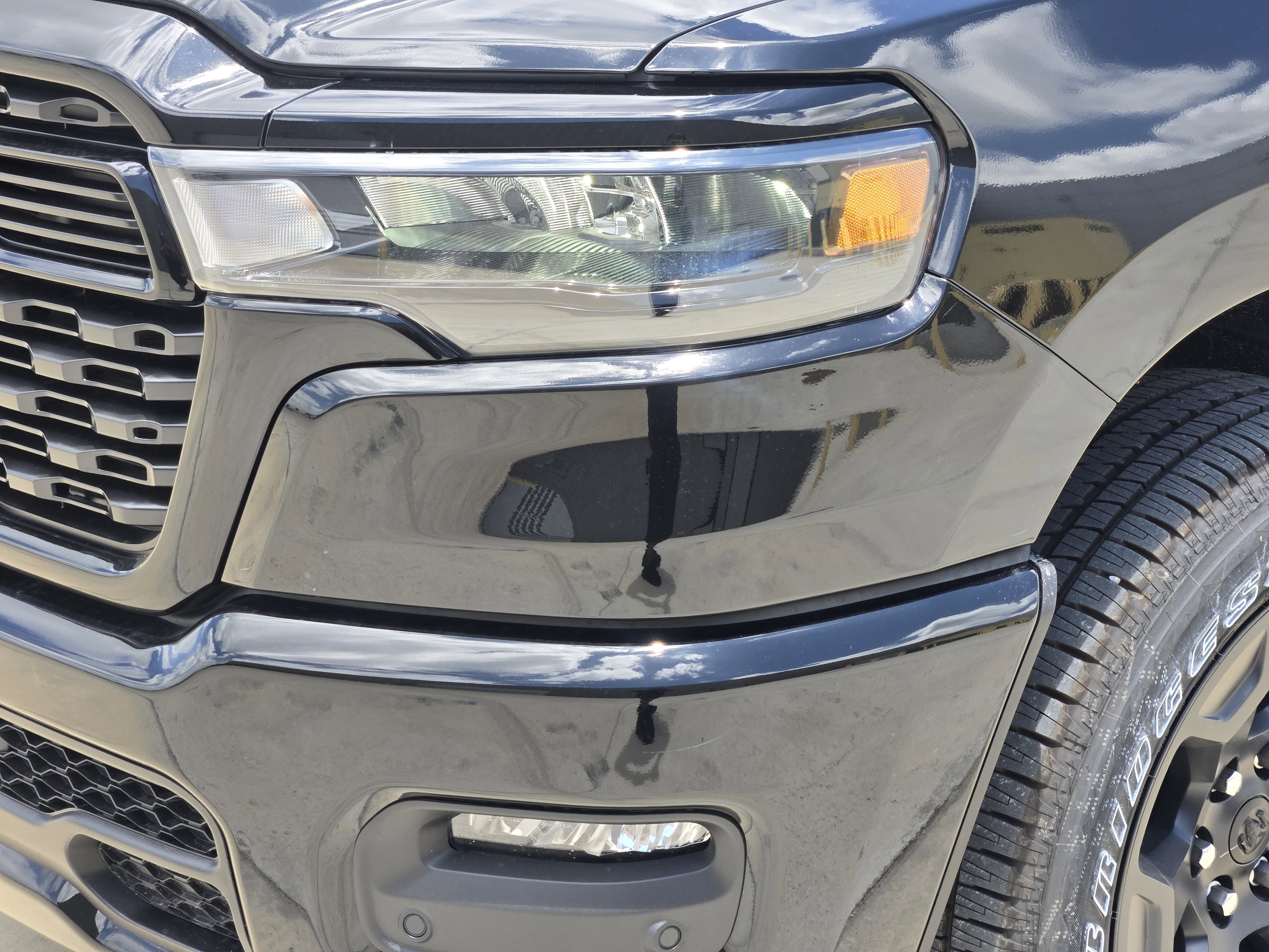 New 2026 Diamond Black Crystal Pearl-Coat Exterior Paint RAM Express image 7