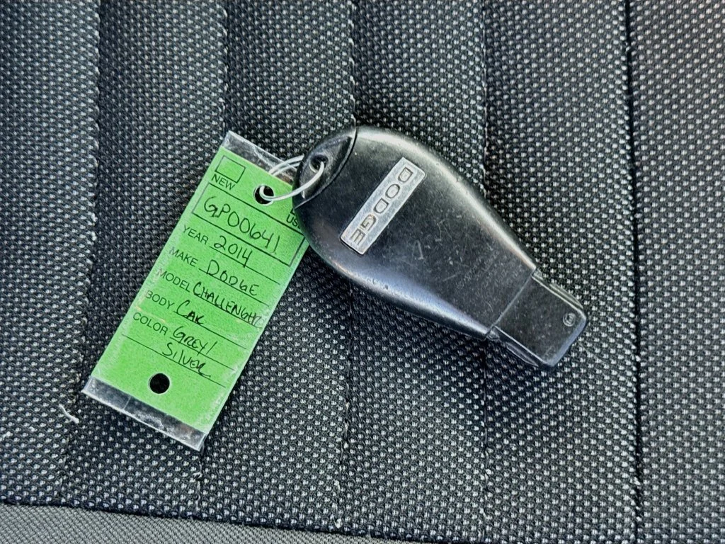 Used 2014 Silver Dodge SXT image 31