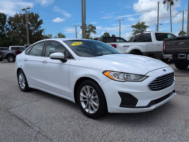 Used 2020 Oxford White Ford SE image 2