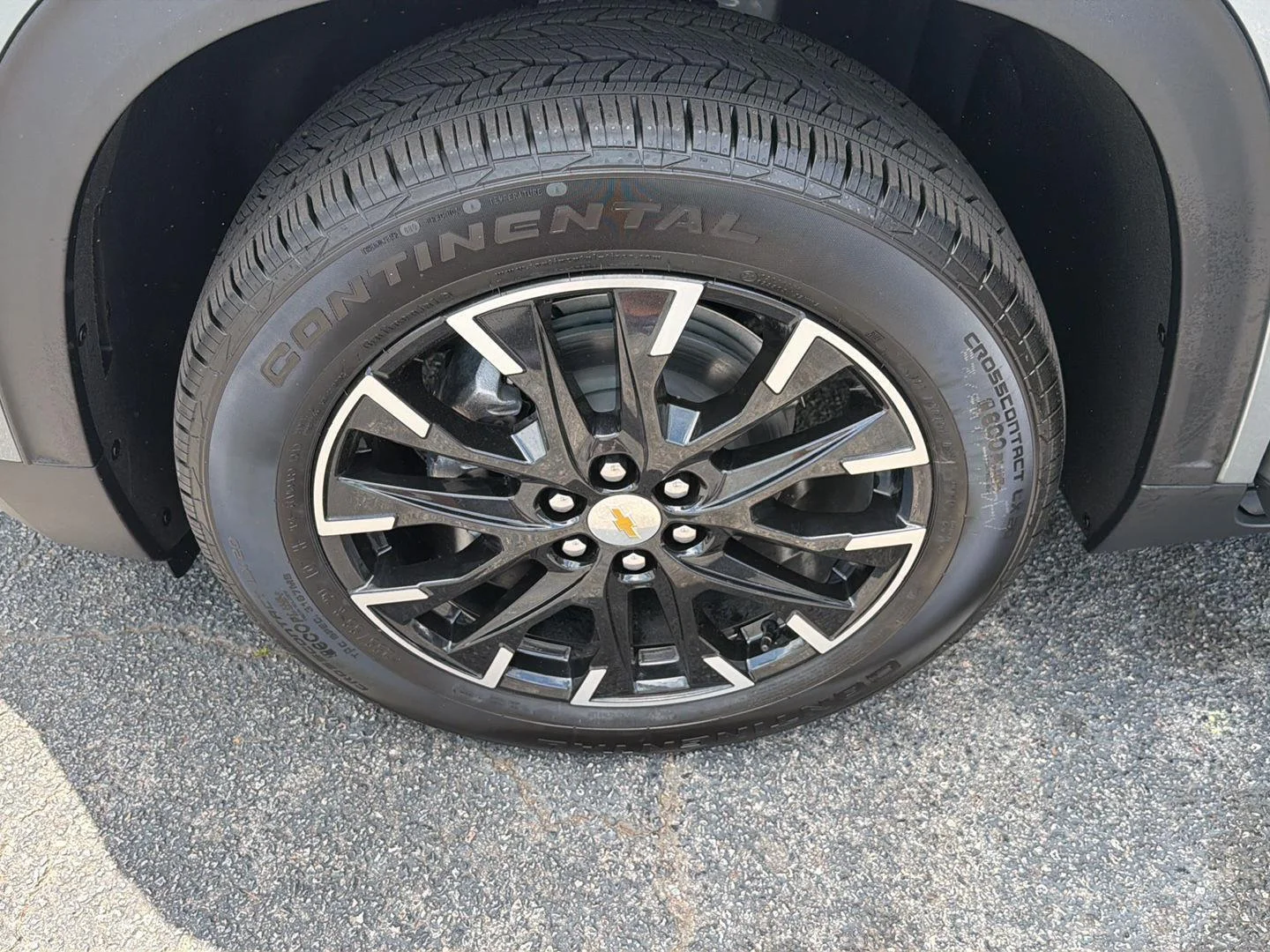 New 2026 Sterling Gray Metallic Chevrolet FWD LT image 36