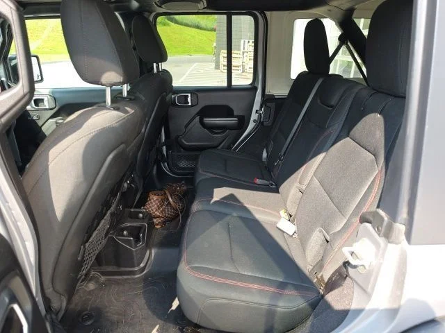 Used 2021 Silver Jeep Unlimited Rubicon image 19